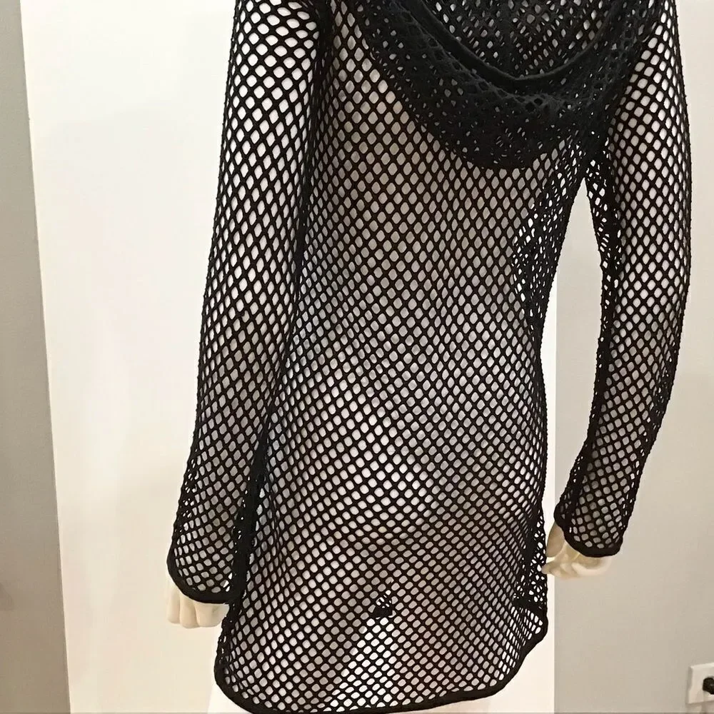 Beach Cover Up, Size Medium - Picture 7 of 8